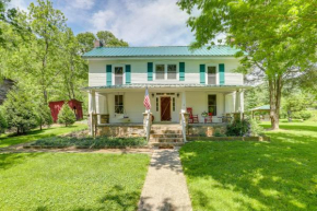 Marshall Cottage on 1895 Tobacco Farm with Hot Tub!